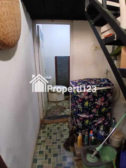 Rumah second 2 lantai murah siap huni dlm perumahan kav ui barat tanah baru depok - 9