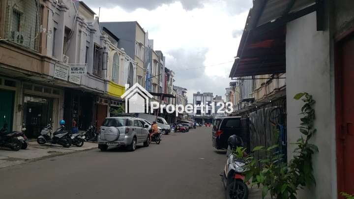 Turun Harga, Dijual Cepat Ruko di Taman Palem Lestari, Ruko Pelangi, Cengkareng, Jakarta Barat - 2