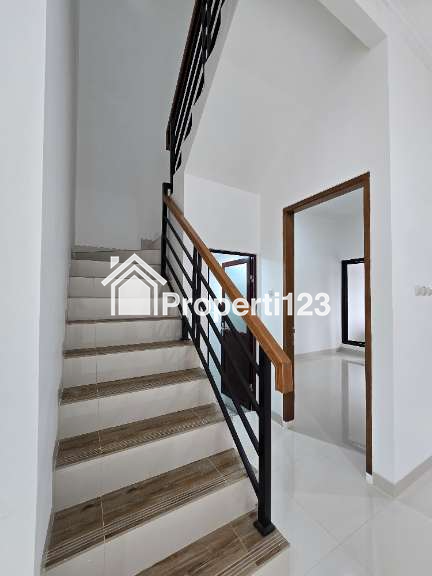 Rumah modern minimalis dalam komplek di Duren Sawit Jaktim - 3