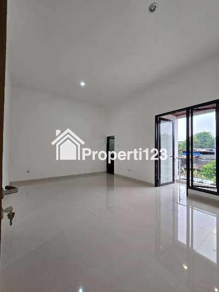 Rumah modern minimalis dalam komplek di Duren Sawit Jaktim - 7