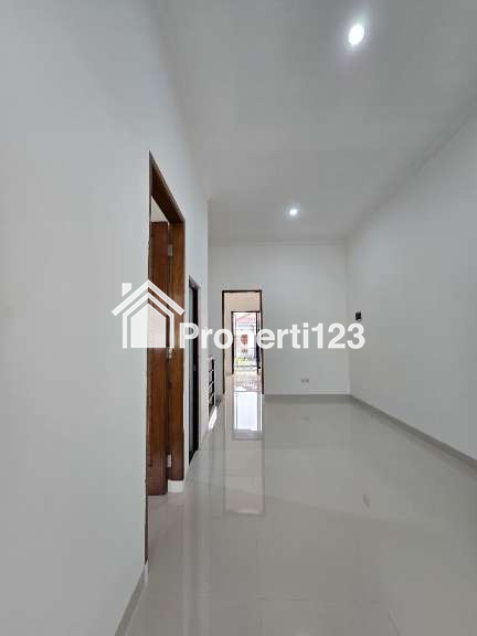 Rumah modern minimalis dalam komplek di Duren Sawit Jaktim - 8