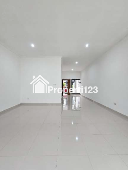 Rumah modern minimalis dalam komplek di Duren Sawit Jaktim - 9