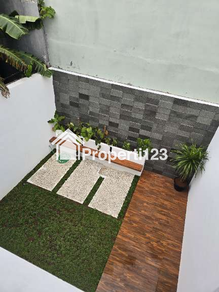 Rumah modern minimalis dalam komplek di Duren Sawit Jaktim - 6