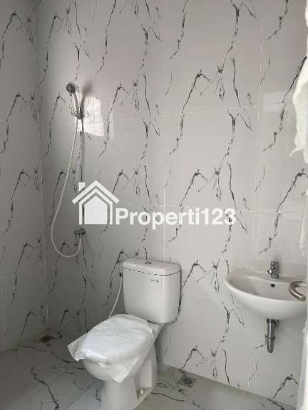 Dijual Rumah di Cluster Margonite, Lavon 2 Swancity, Tangerang - 3