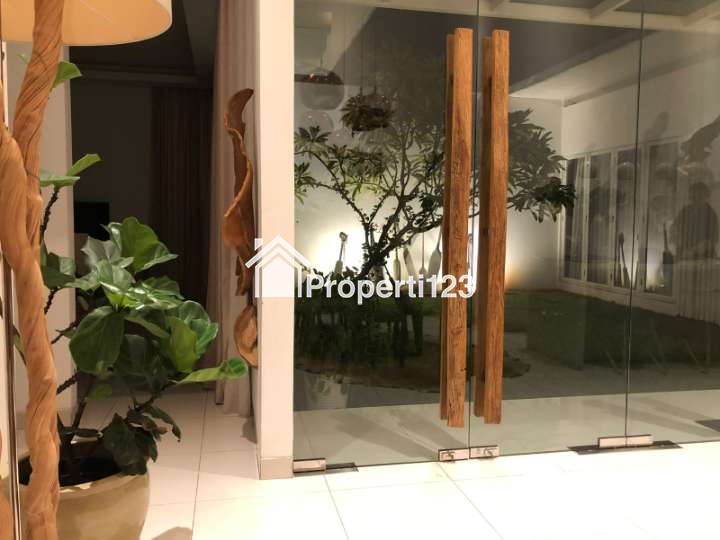 Rumah Mewah Pejaten 477m dekat KRL Mall Pejaten - 2