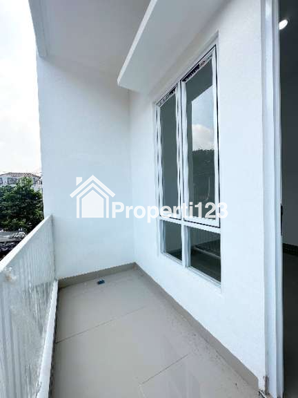 Dijual Rumah 2 Lantai Bebas Banjir di Kalisari Pasar Rebo Jakarta Timur - 6