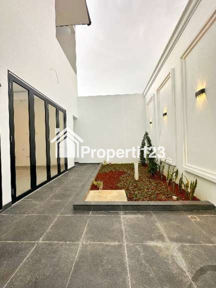 Rumah 2 Lantai di Kawasan Prestisius Jatibening Pondok Gede Bekasi - 4