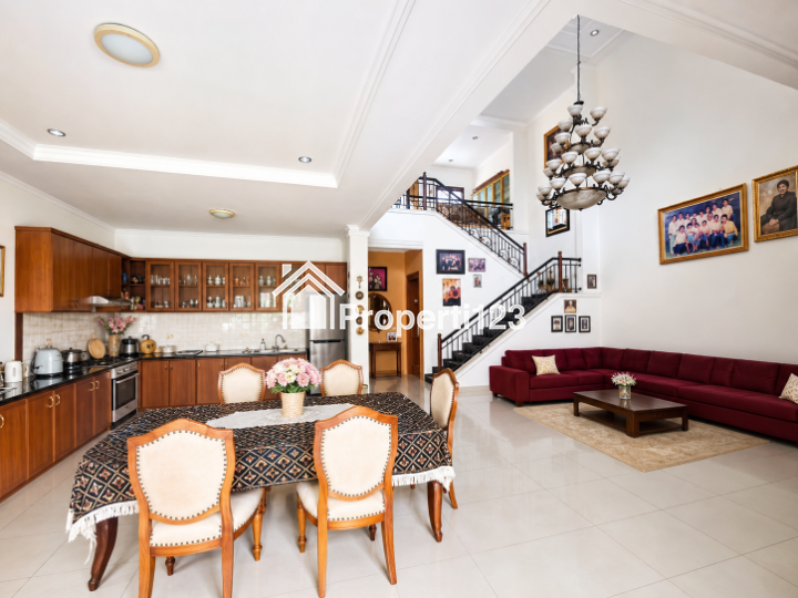 Dijual Cepat Rumah Mewah di Batununggal Indah Estate - 6