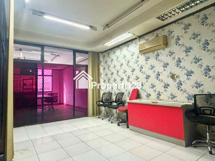 Ruko Strategis Bawah Njop Jalan KH Hasyim Ashari Jakarta Pusat - 3