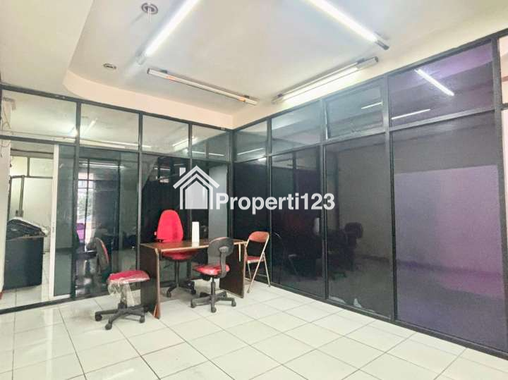 Ruko Strategis Bawah Njop Jalan KH Hasyim Ashari Jakarta Pusat - 2