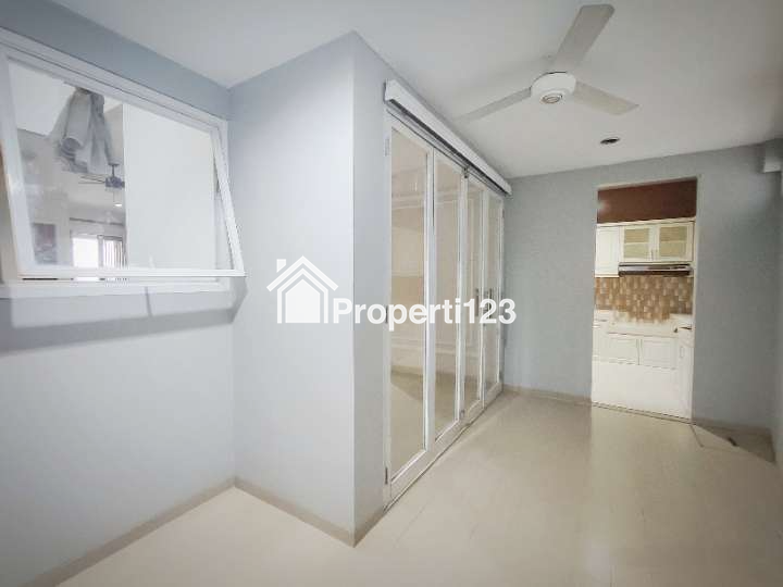 Dijual Cepat Rumah Siap Huni (baru selesai Renovasi) di The Regent Residence, Bekasi - 8