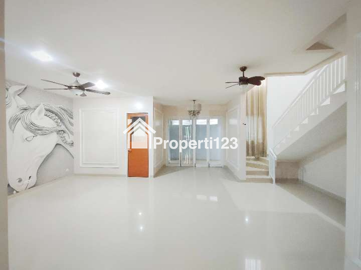 Dijual Cepat Rumah Siap Huni (baru selesai Renovasi) di The Regent Residence, Bekasi - 3