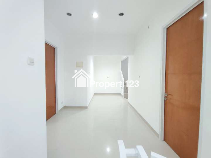 Dijual Cepat Rumah Siap Huni (baru selesai Renovasi) di The Regent Residence, Bekasi - 12