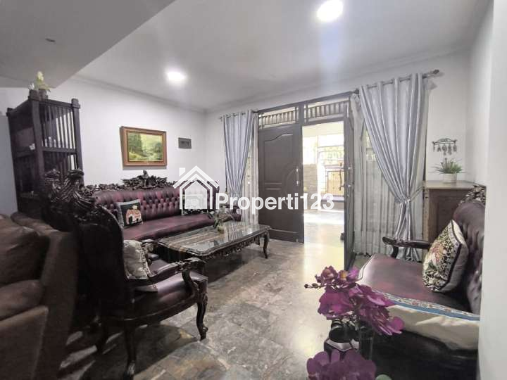 Rumah Hoek Jalan Kayu Putih Utara Pulo Gadung Jakarta Timur - 4