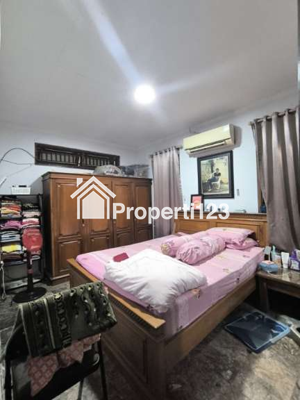Rumah Hoek Jalan Kayu Putih Utara Pulo Gadung Jakarta Timur - 10