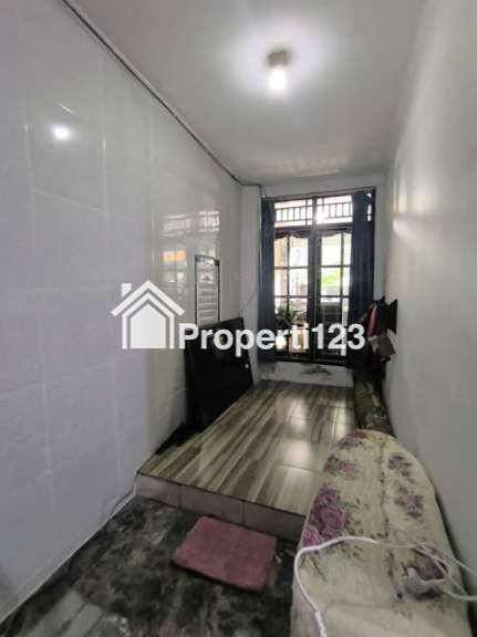 Rumah Hoek Jalan Kayu Putih Utara Pulo Gadung Jakarta Timur - 12