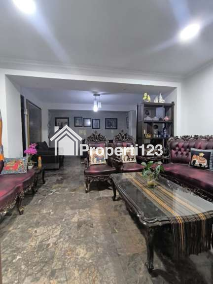 Rumah Hoek Jalan Kayu Putih Utara Pulo Gadung Jakarta Timur - 3