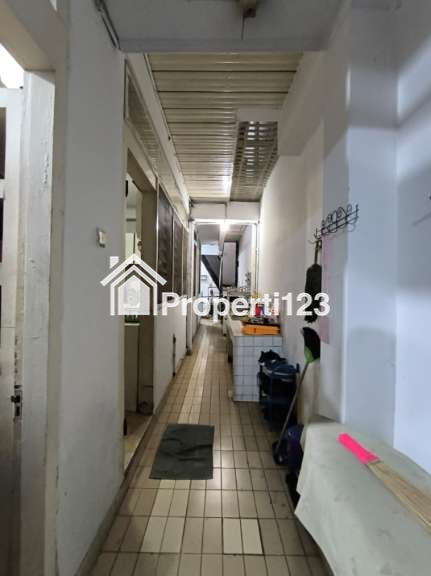 Rumah Strategis Jalan Cempaka Putih Tengah Jakarta Pusat - 15