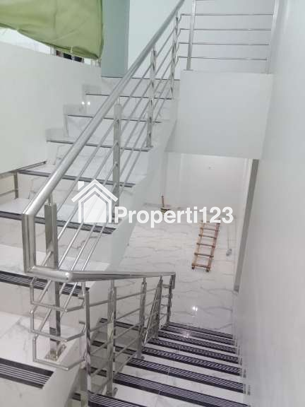 Dijual Rumah di Jalan Angke indah, Jakarta Barat - 4