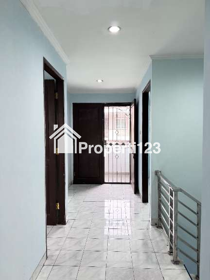 Turun Harga, Dijual Cepat di Bawah NJOP Rumah di Perumahan Daan Mogot Baru, Jakarta Barat - 9