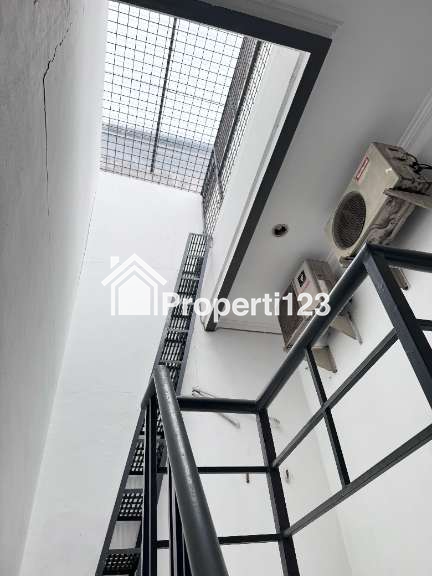 Turun Harga, Dijual Cepat di Bawah NJOP Rumah di Perumahan Daan Mogot Baru, Jakarta Barat - 6