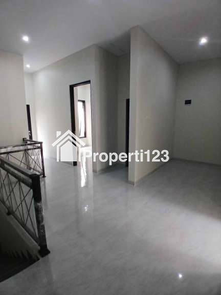 Rumah cluster bergaya Kontemporer di Jagakarsa Jakarta Selatan - 9