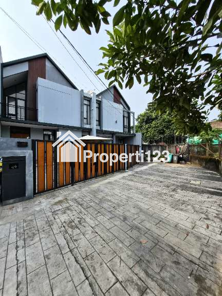 Rumah secondary siap huni dalam cluster di Duren Sawit Jaktim - 2