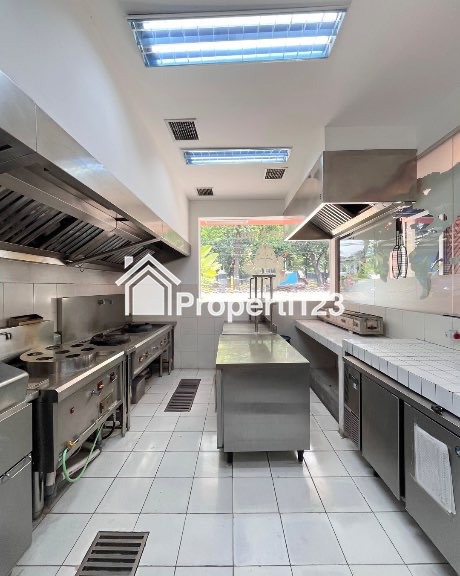 Dijual Rumah Komersial Pinggir Jalan di Wiiaya Kebayoran Baru Jakarta Selatan - 8