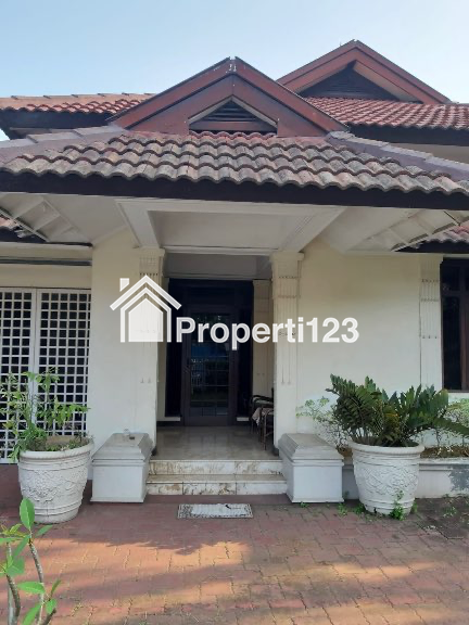 Dijual Rumah Dua Lantai di Jalan Tegal Menteng Jakarta Pusat - 3