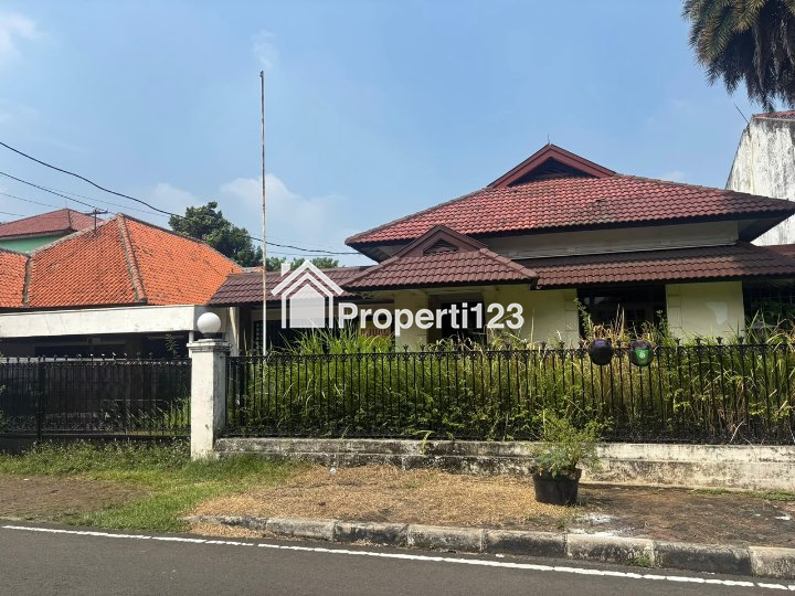 Dijual Rumah Dua Lantai di Jalan Tegal Menteng Jakarta Pusat - 2