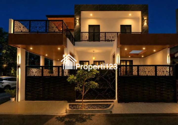 Rumah Hoek Taman Pulo Indah Penggilingan Jakarta Timur - 2