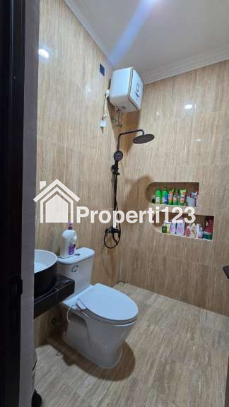 Rumah Hoek Taman Pulo Indah Penggilingan Jakarta Timur - 15