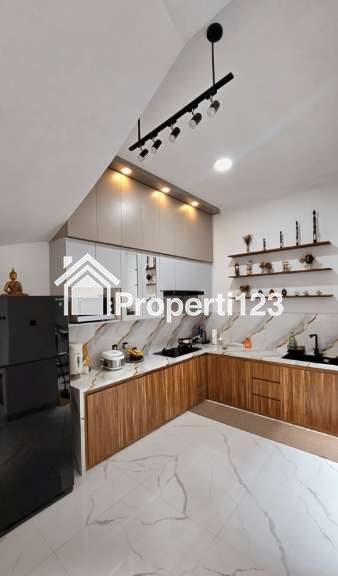 Rumah Hoek Taman Pulo Indah Penggilingan Jakarta Timur - 8