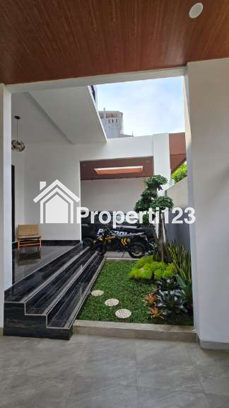Rumah Hoek Taman Pulo Indah Penggilingan Jakarta Timur - 4