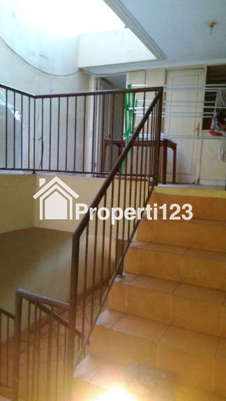 Rumah Raffles Hills  dekat  pintu Tol Cimanggis - 3