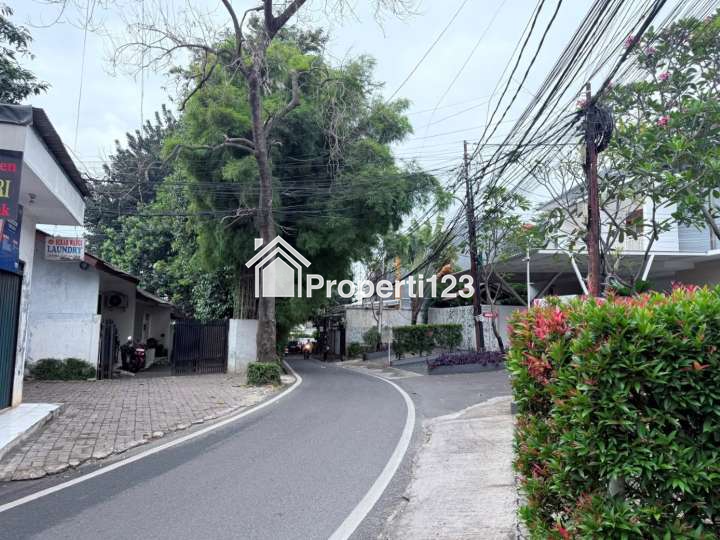 Rumah Bagus Semi Furnished Ciganjur Jagakarsa Jakarta Selatan - 15