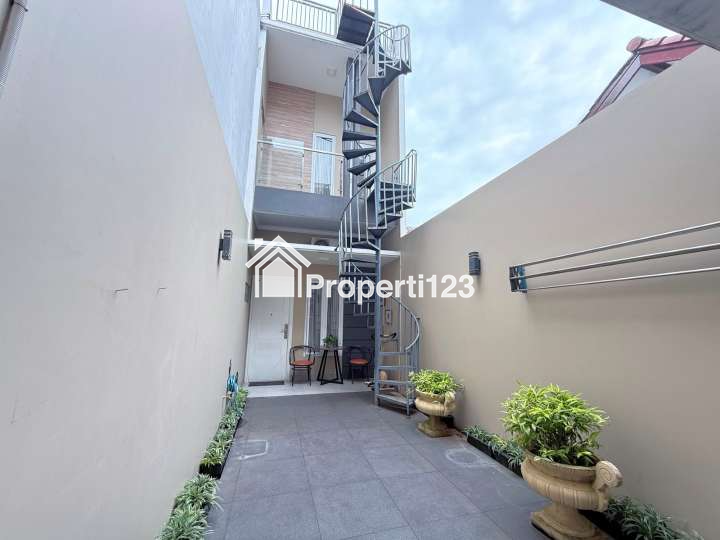 Rumah Bagus Semi Furnished Ciganjur Jagakarsa Jakarta Selatan - 14