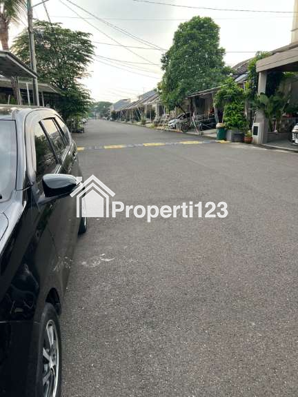 Rumah siap huni lokasi strategis dalam cluster di Paradise Serpong City - 9