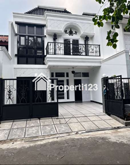 Rumah baru design klasik siap huni dekat Mall Cinere - 2