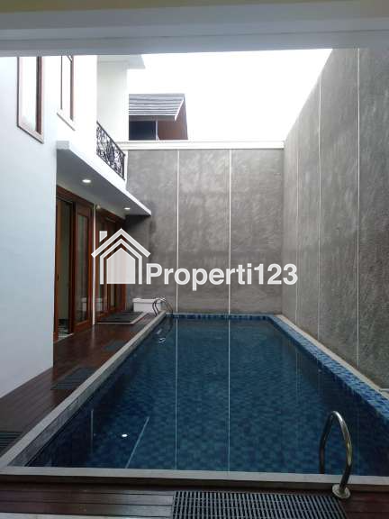 Dijual Rumah Classic Mewah di Puspita Loka BSD - 7