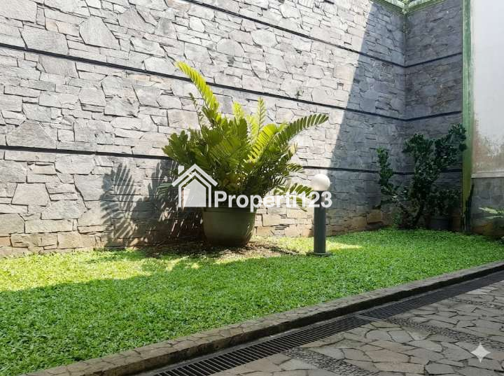 Jual Cepat Rumah Elit Budi Sari Bandung 400m2 SHM Siap Huni 6.5 Milyar Nego - 20