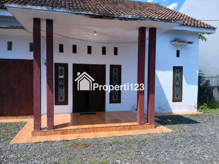Dijual Rumah Lokasi Bagus Belakang RSUD Jatiroto Luas 339m cuma 775jt - 1