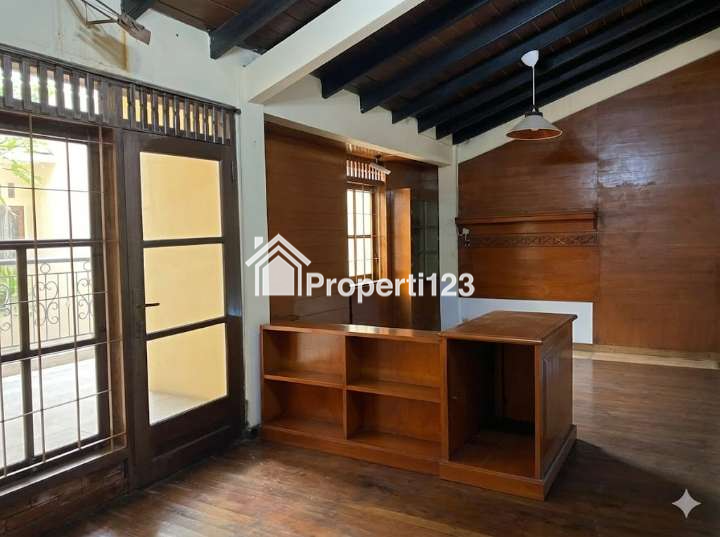 Rumah Mewah 2,5 Lantai Sayap Mainroad Terusan Jakarta Antapani Bandung – Strategis & Siap Huni! - 13