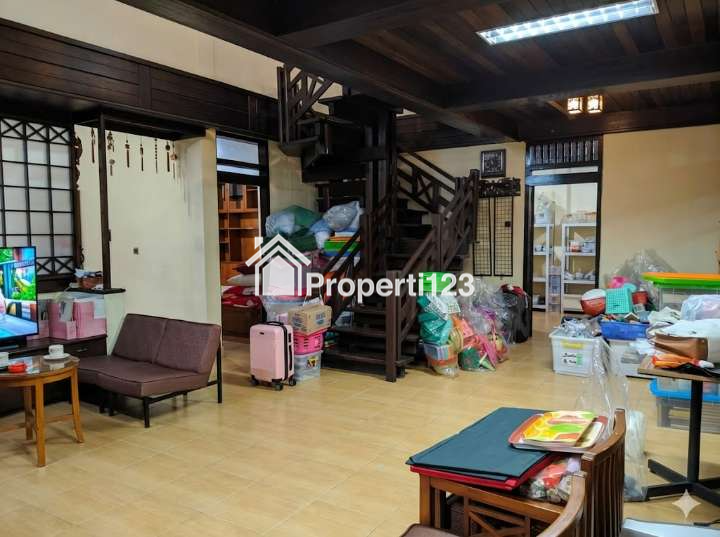 Rumah Mewah 2,5 Lantai Sayap Mainroad Terusan Jakarta Antapani Bandung – Strategis & Siap Huni! - 8