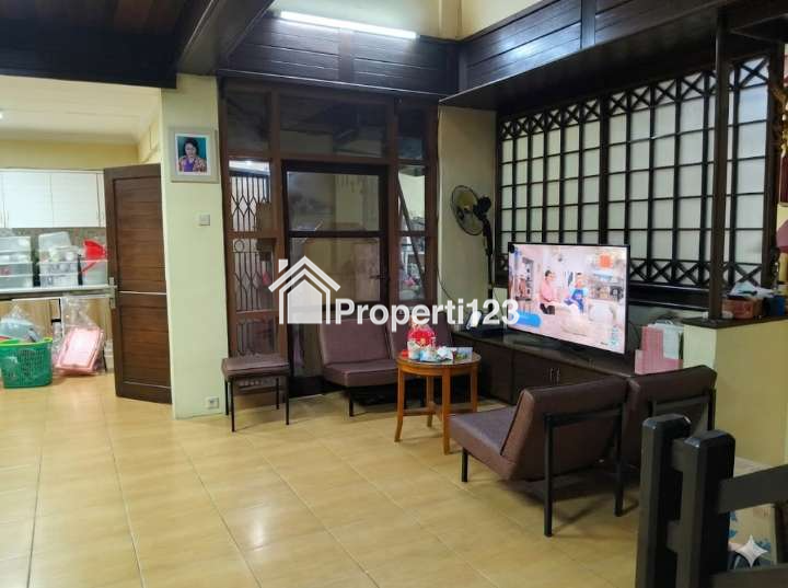 Rumah Mewah 2,5 Lantai Sayap Mainroad Terusan Jakarta Antapani Bandung – Strategis & Siap Huni! - 9