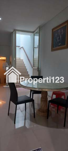 Rumah Minimalis Di Perumahan Forest Mansion Dekat Pakuwon Mall Surabaya Barat - 2