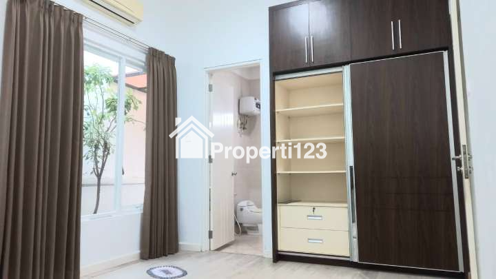 Rumah Semi Furnished Taman Puspa Raya Citraland Dekat Pakuwon Mall Surabaya Barat - 3