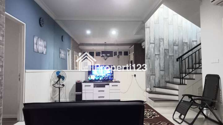 Rumah Semi Furnished Taman Puspa Raya Citraland Dekat Pakuwon Mall Surabaya Barat - 2