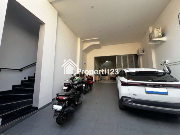 Rumah Semi Furnish Jalan Industri Gunung Sahari Jakarta Pusat - 2