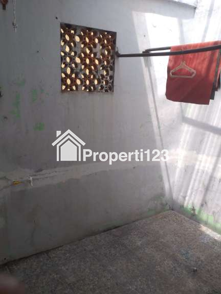 Rumah second 2 lantai murah siap huni lokasi strategis diTapos depok - 9